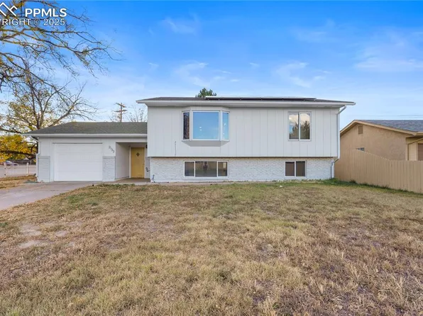 2133 Oakwood Ln, Pueblo, CO 81005