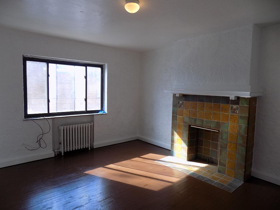 1st image of 1202 Wood St #27