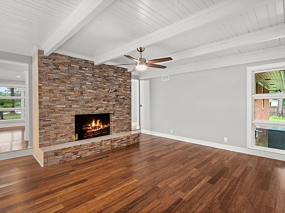 4th image of 150 Greenwood Ave