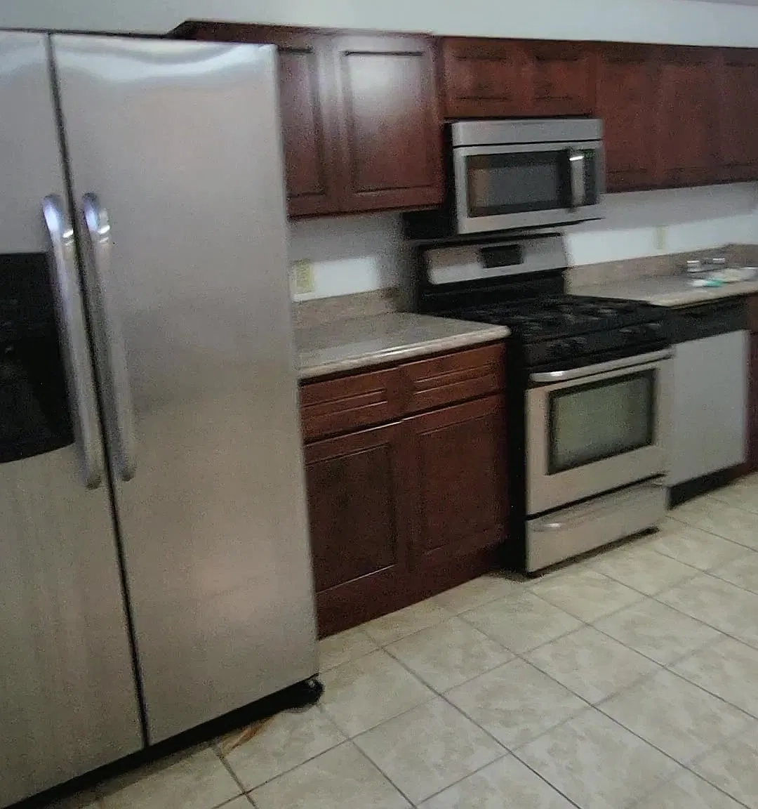 3 bed, $2,350 — Photo 2