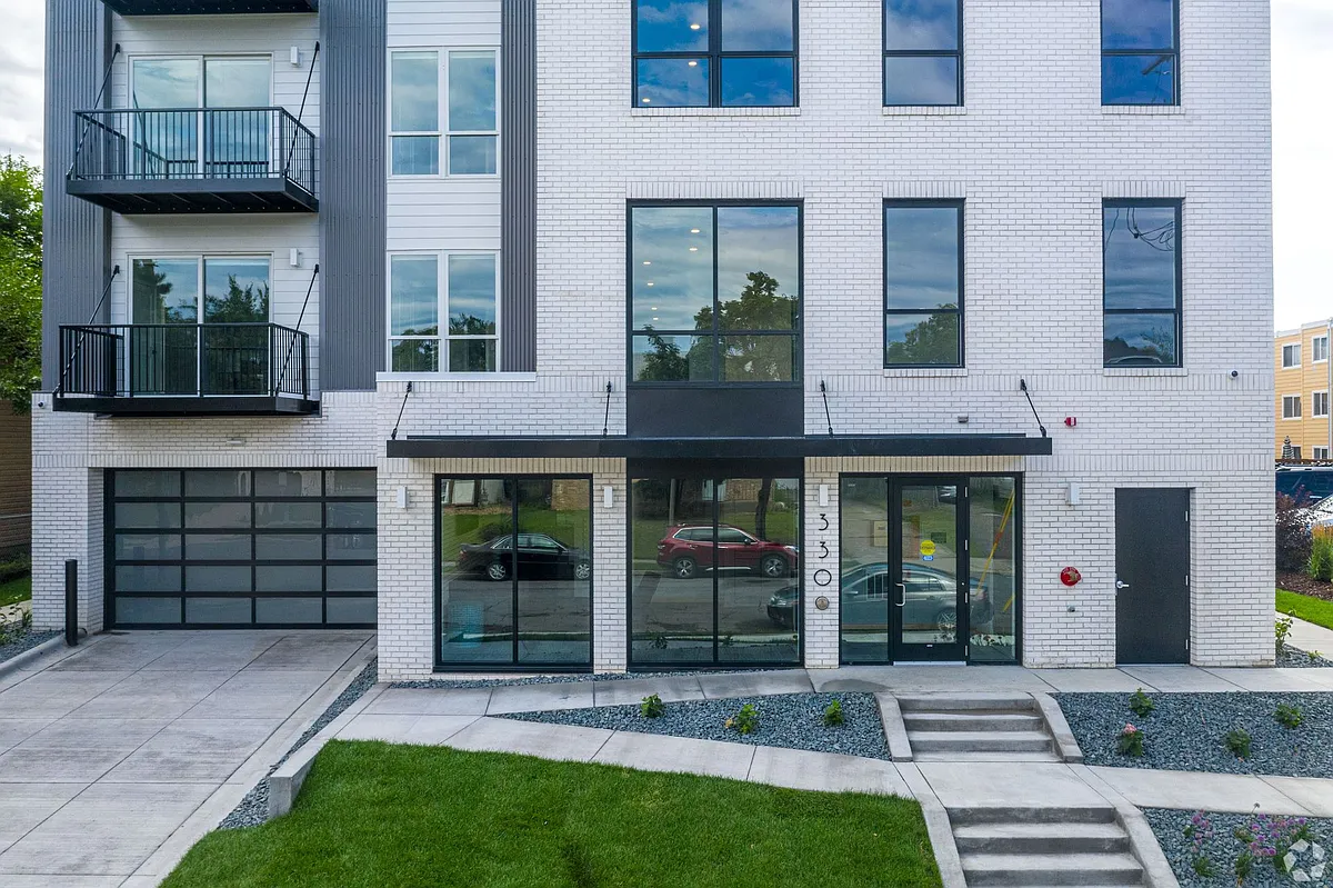 Building Photo - 330 9th St SE