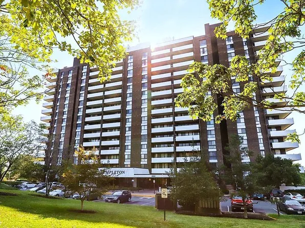 250 S Reynolds St APT 206, Alexandria, VA 22304