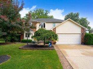 1371 Pembroke Dr, Rochester Hills, MI 48307