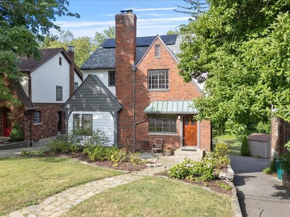 1175 Beverly Hill Dr, Cincinnati, OH 45208