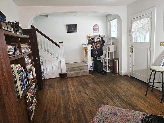 4th image of 1539 Oregon Ave