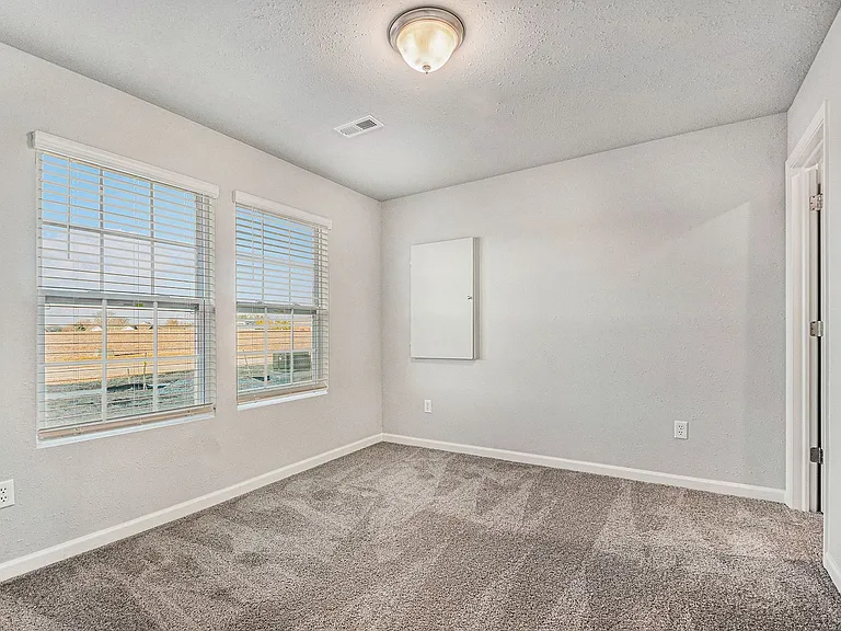 619 W Marion St — Photo 14