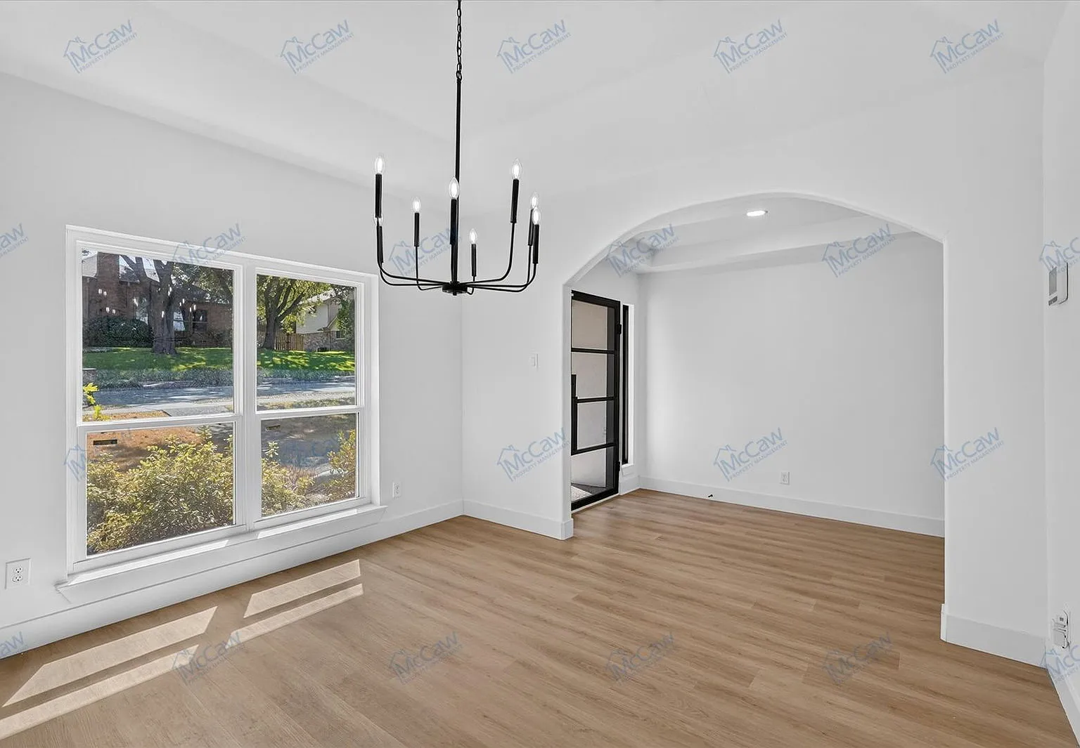 4 bed, 3.0 bath, 2813 sqft, $3,800 — Photo 4