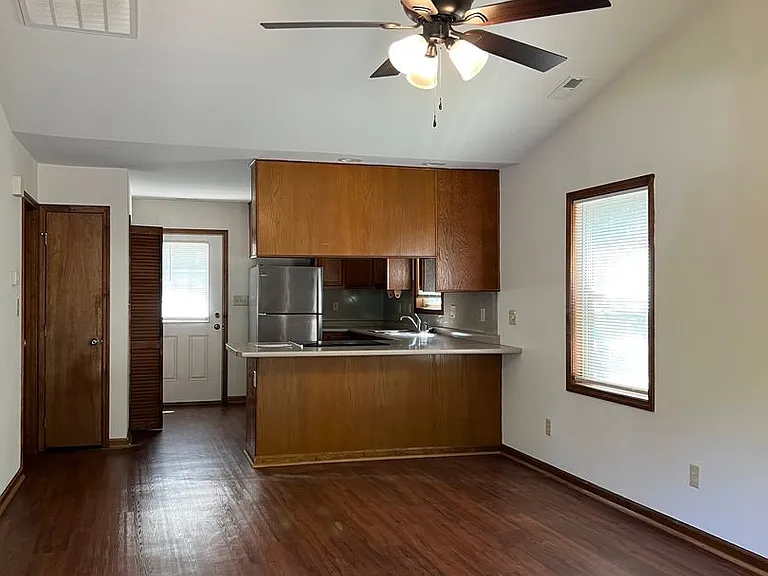 120 Double Eagle Dr — Photo 2