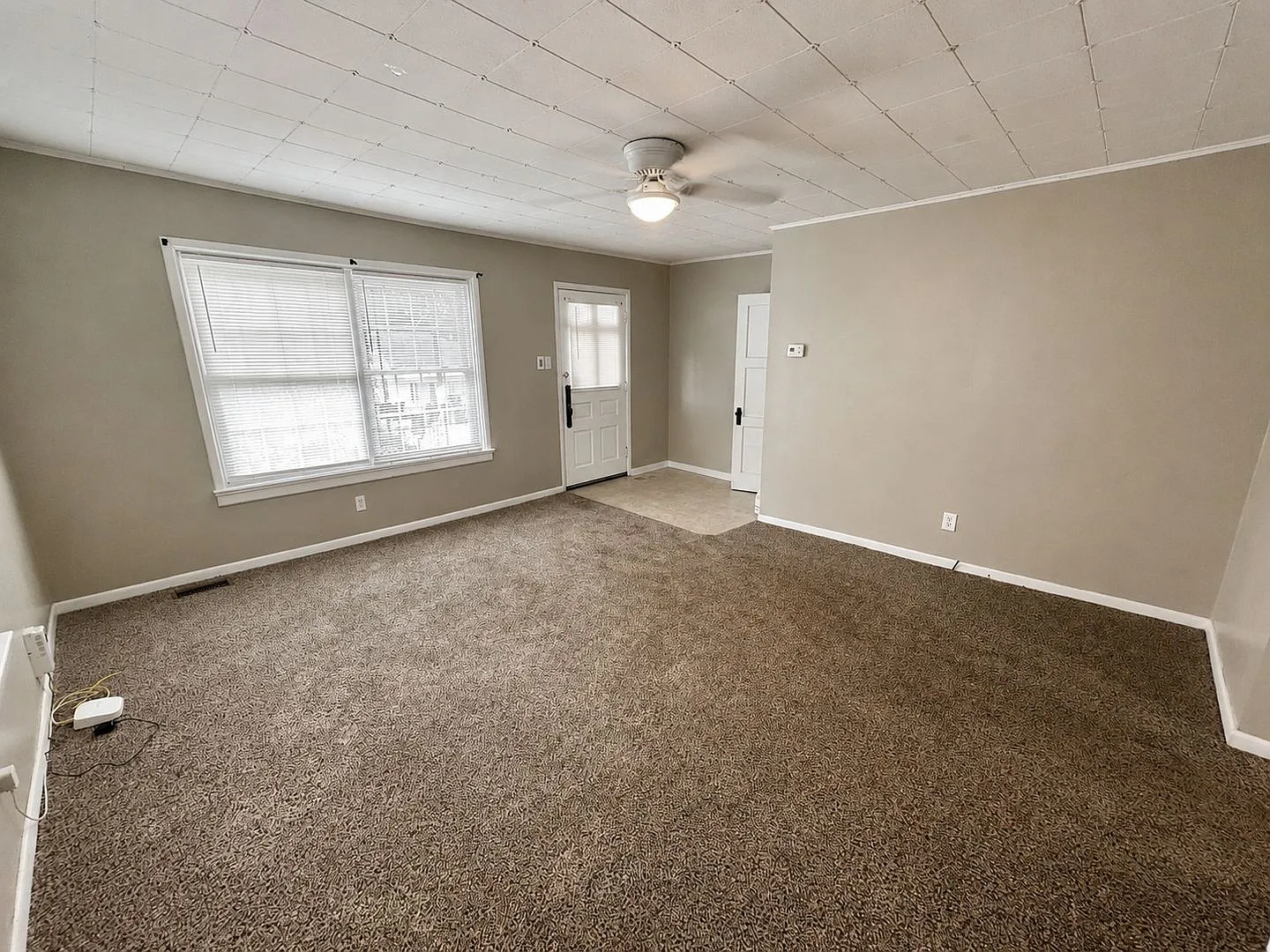 627 Golfview Drive 4 Bed / 2 Bath — Photo 2