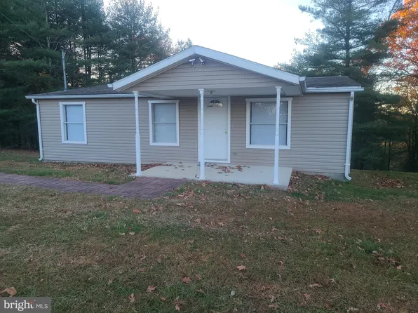 831 Longview Dr, Berkeley Springs, WV 25411