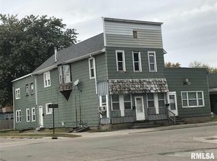 500 N 4th St, Clinton, IA 52732