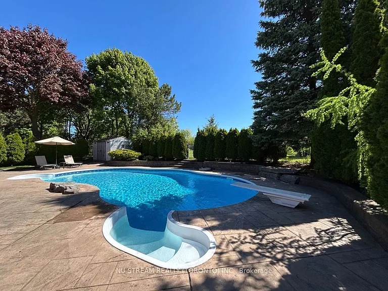31 Ashfield Dr — Photo 46