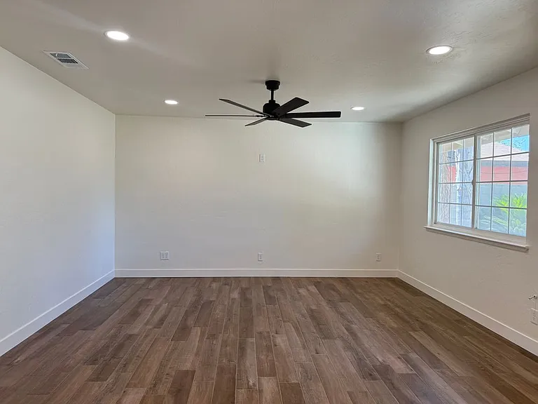 1459 E Kern Ave — Photo 4