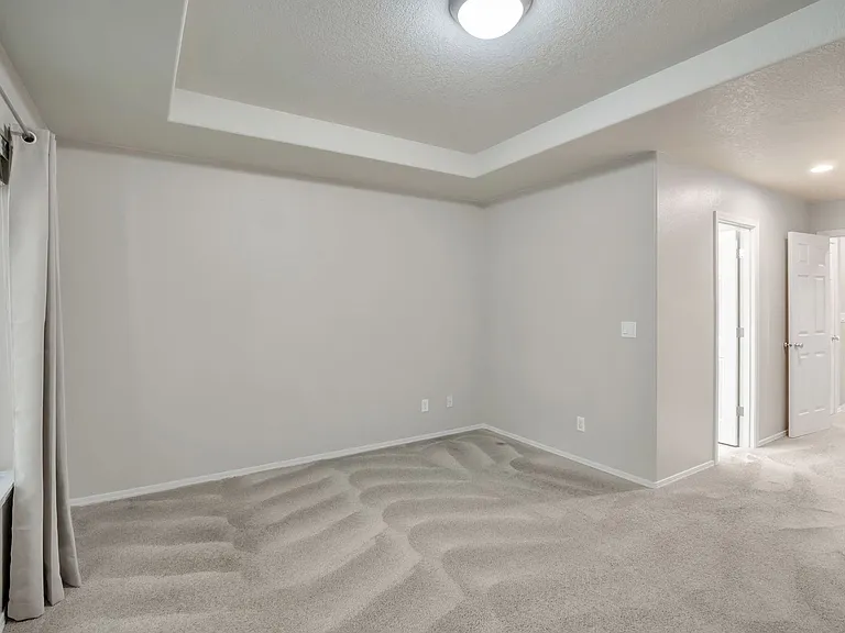 949 SE Tamango St — Photo 18