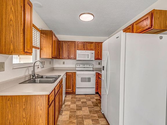 2nd image of 57 W Persimmon Dr