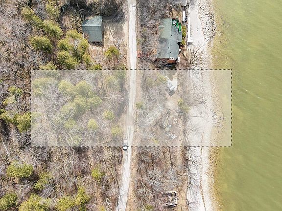 2nd image of 5341 Edgewater Beach Rd