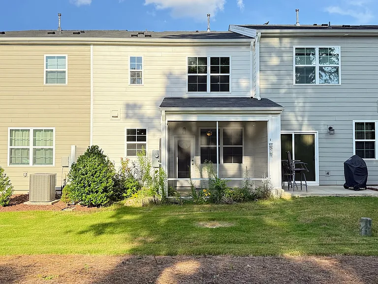 147 Hunston Dr — Photo 15