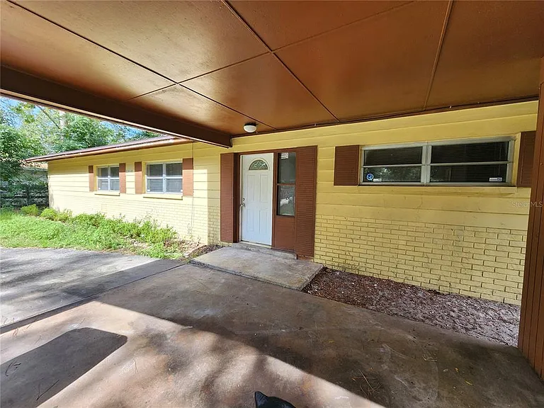 2831 NE 17th Dr — Photo 5