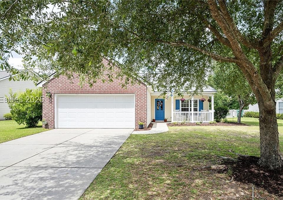 1st image of 4 Hidden Lakes Ln