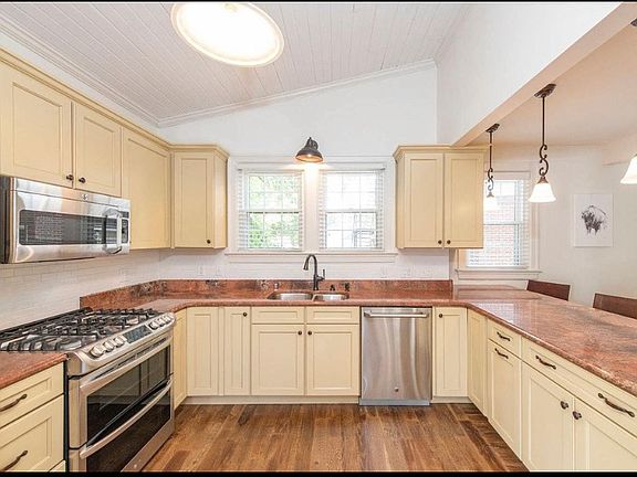 2nd image of 701 Bellaire Ave