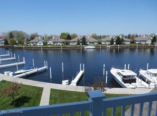 10 Anchor Rode Dr, Manistee, MI 49660