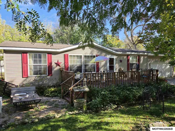 105 N Gaylord Ave, Nora Springs, IA 50458