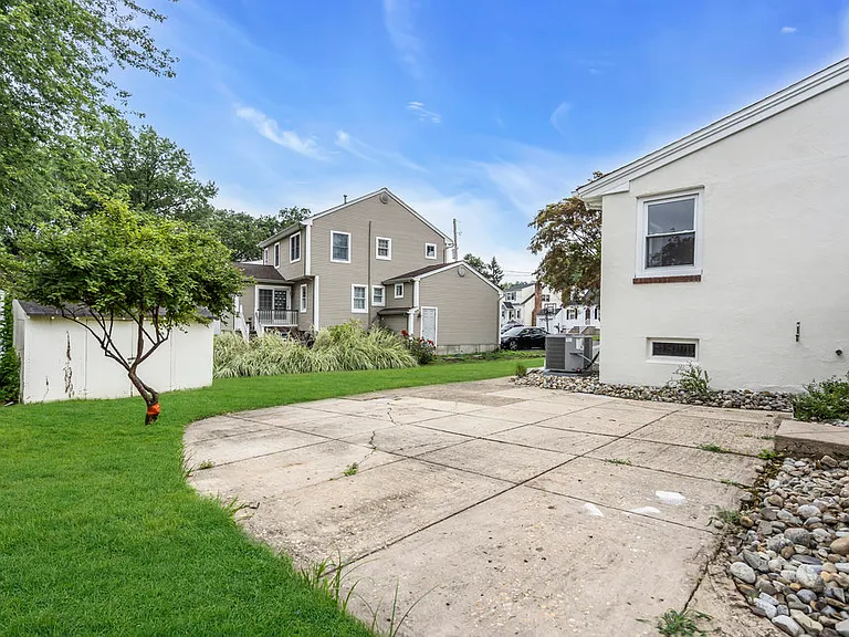 63 Livingston Ave #A — Photo 26