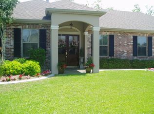 308 Riverwood Dr, Saint Rose, LA 70087