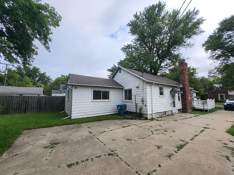 23077 Piper Ave, photo 13
