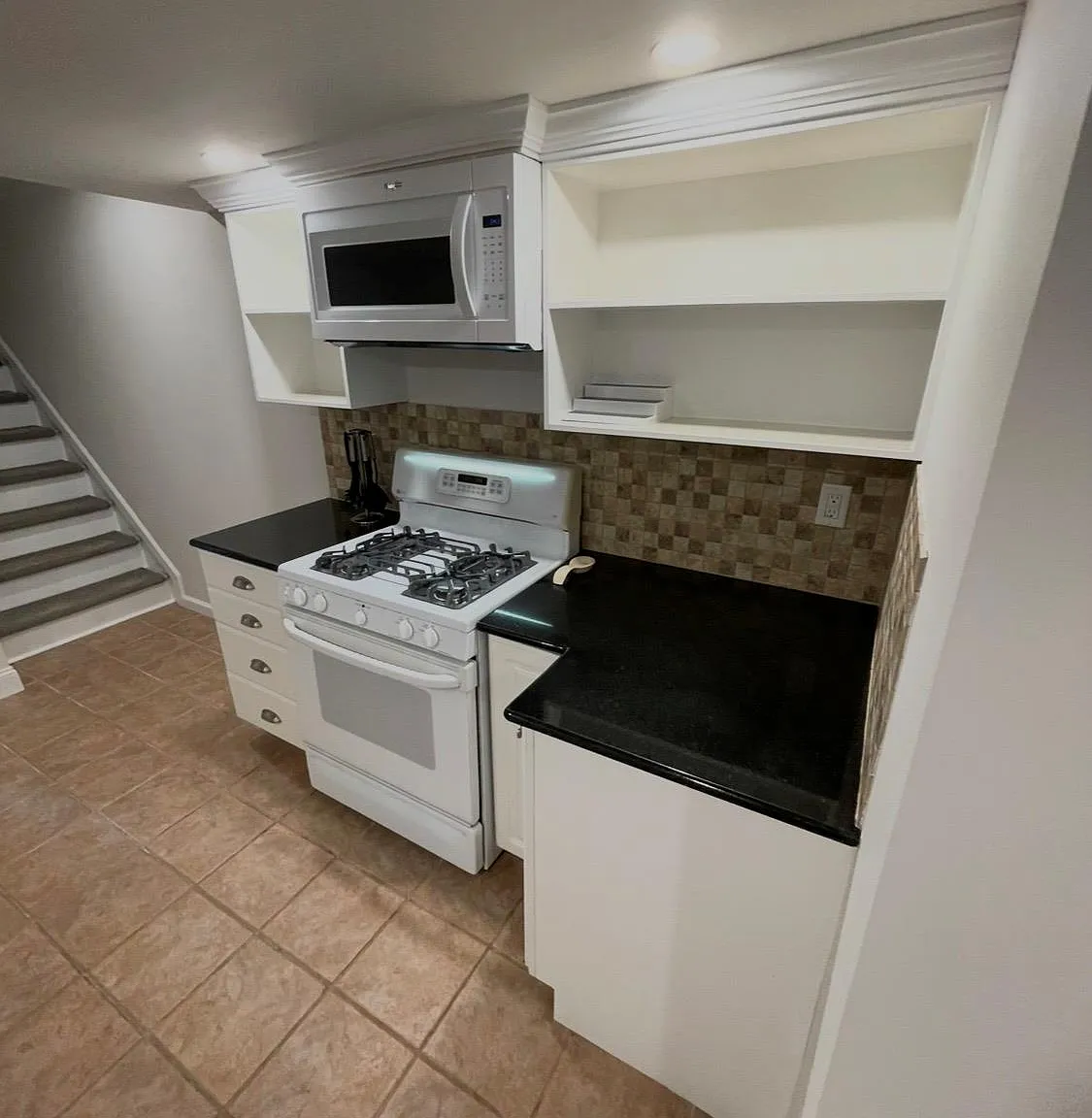 1 bed, 1.0 bath, 970 sqft, $3,100 — Photo 3