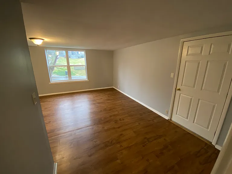 2422 Highland Dr #6 — Photo 4