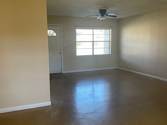 5th image of 734 Mayflower Ave