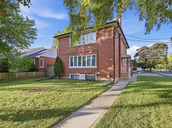 115 Roxborough Ave, Kitchener, ON N2M 1P6