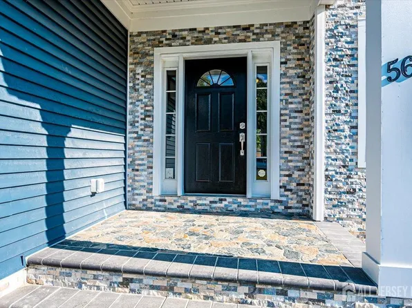 56 E 5th St, Howell, NJ 07731