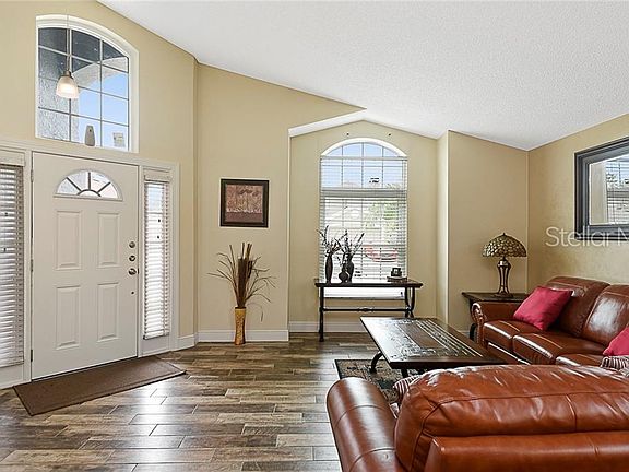 3rd image of 2836 Saint Augustine Dr