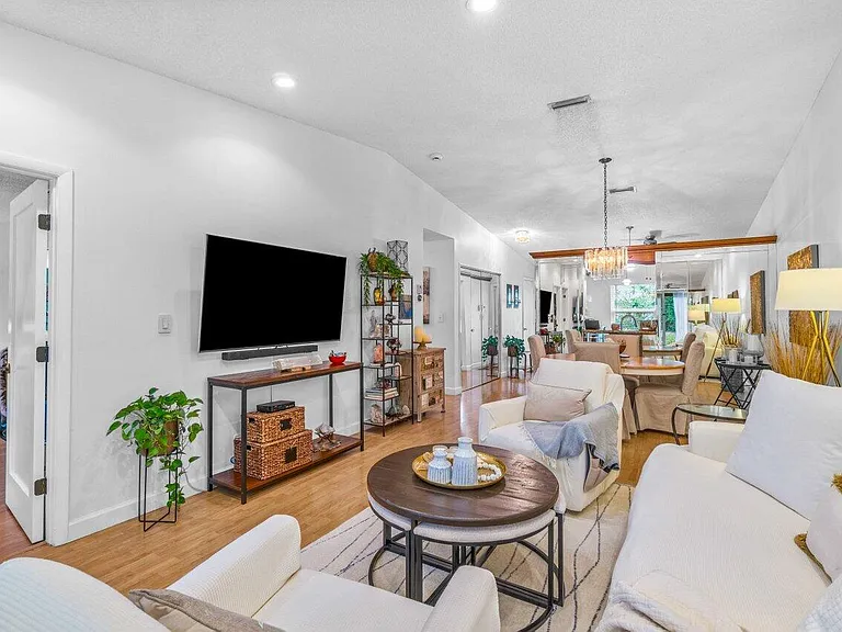 18855 Candlewick Dr — Photo 17