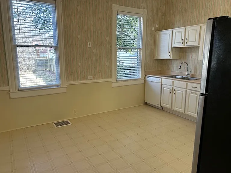 1908 Woodbourne Ave — Photo 5