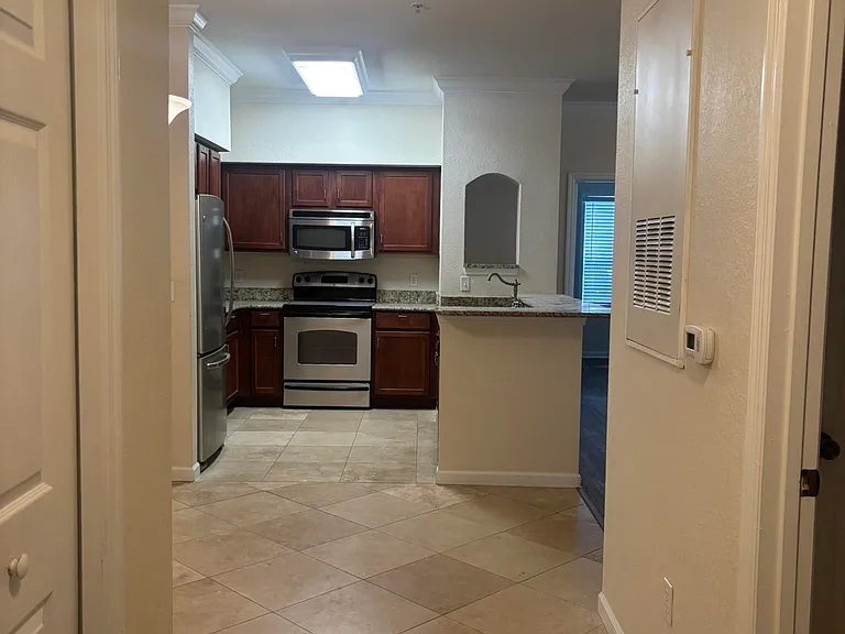 2801 Chancellorsville Dr #312 — Photo 4
