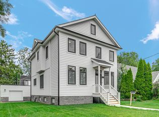 1130 Deerfield Rd, Deerfield, IL 60015