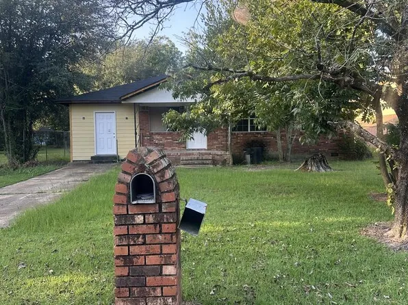 1402 E 3rd Ave, Albany, GA 31705