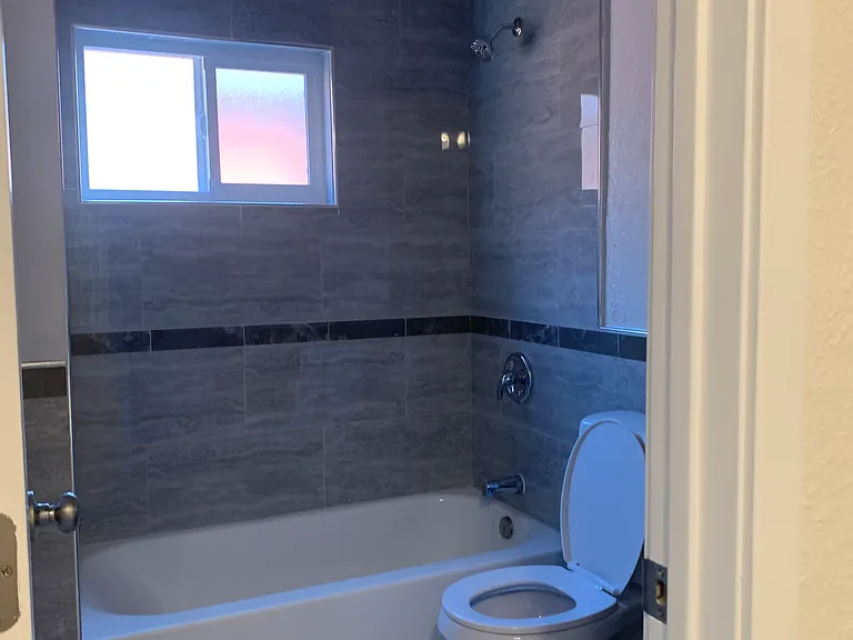 1930 Cherry Ave #3 — Photo 4