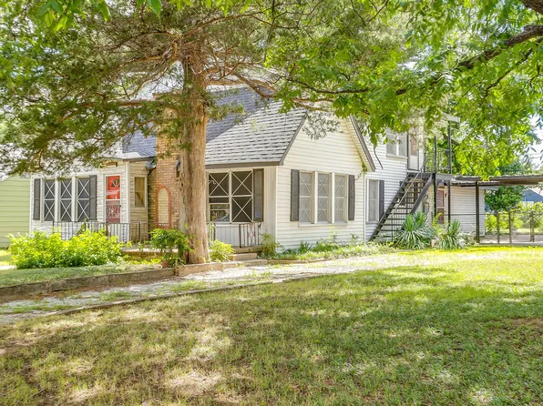 1329 Clarence St, Haltom City, TX 76117