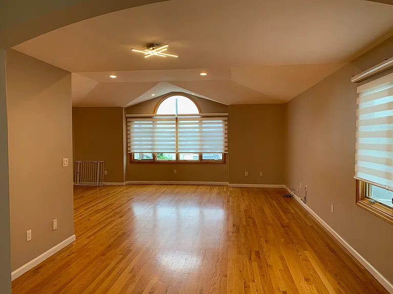 69 Summit Ave #2 — Photo 4
