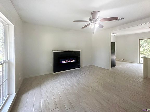 3rd image of 2601 Boxwood Dr