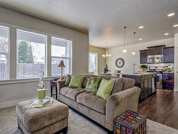 4th image of 2674 N Larchmont Ave
