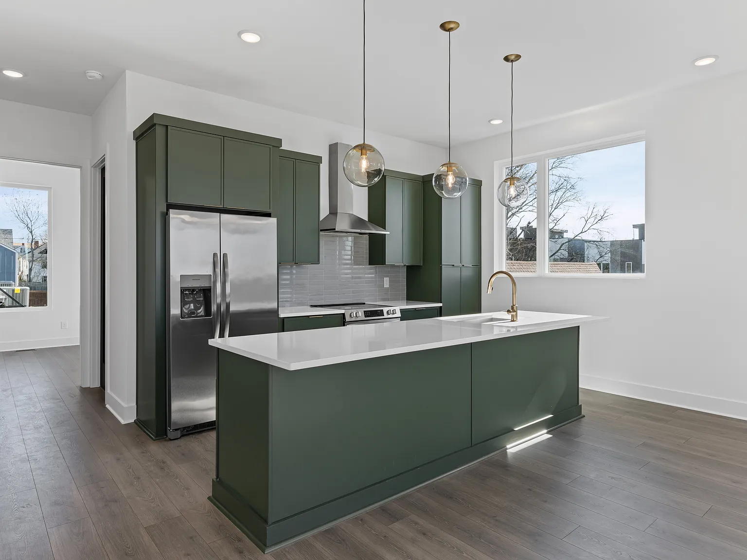 4 bed, 2240 sqft, $3,250 — Photo 4