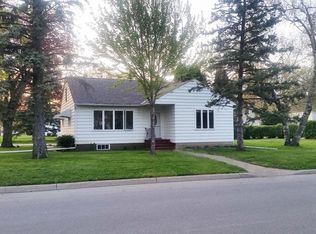 704 N Oak St, Lake City, MN 55041