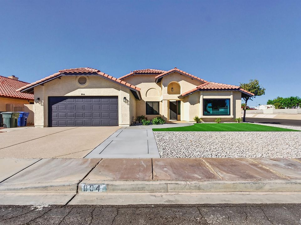 1st image of 804 W 34th Pl