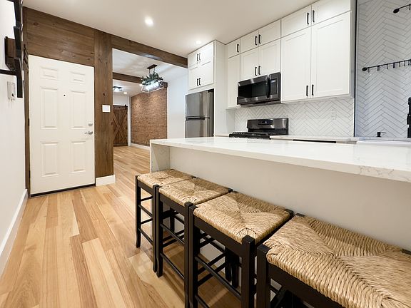 3rd image of 298 Nassau Ave APT 2L