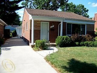 1st image of 214 Park Dr
